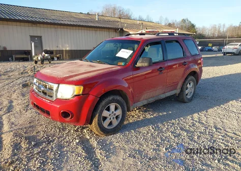 2010 Ford Escape Xlt z USA, uszkodzony, nr VIN 1FMCU9DG7AKA01290